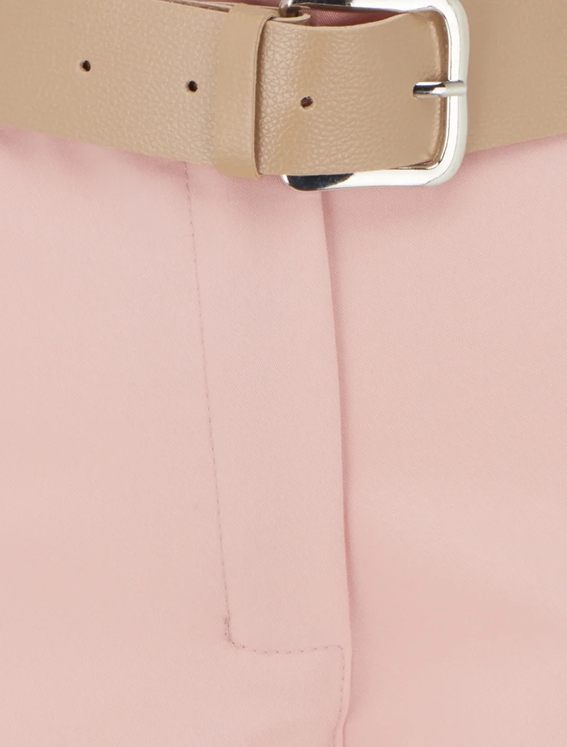 Kurze einfarbige Hose mit Saum und Gürtel - Rose
