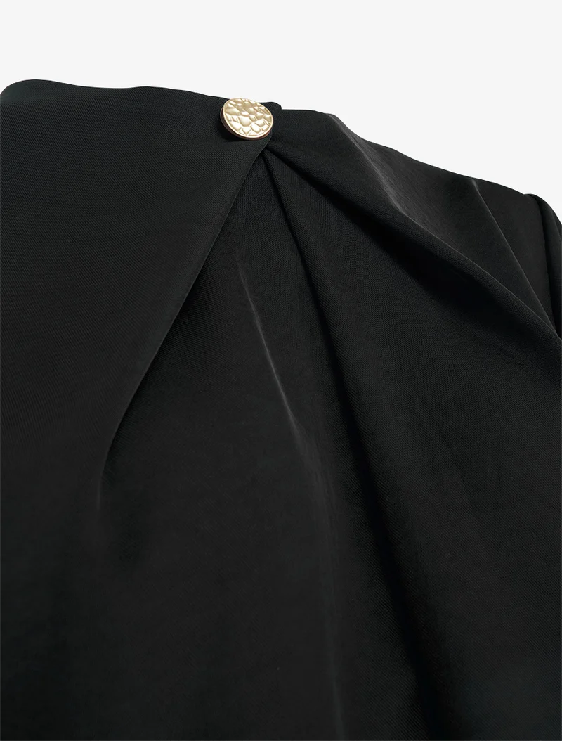 Satinierte Bluse mit langen Ärmeln und Knopfkragen - Schwarz