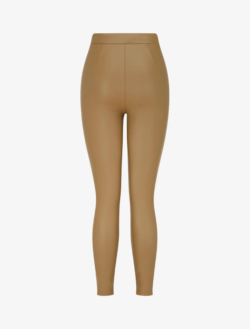 Skinny-Leggings aus Kunstleder - Kamel