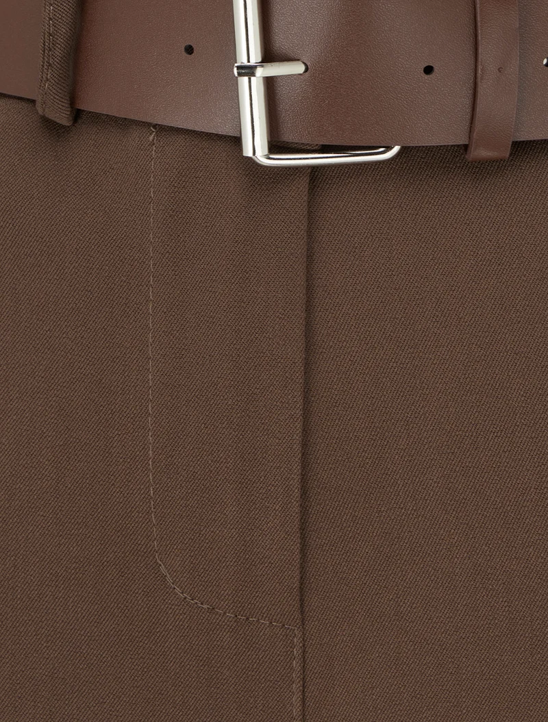 Gerade geschnittene, einfarbige Hose mit hoher Taille - Braun