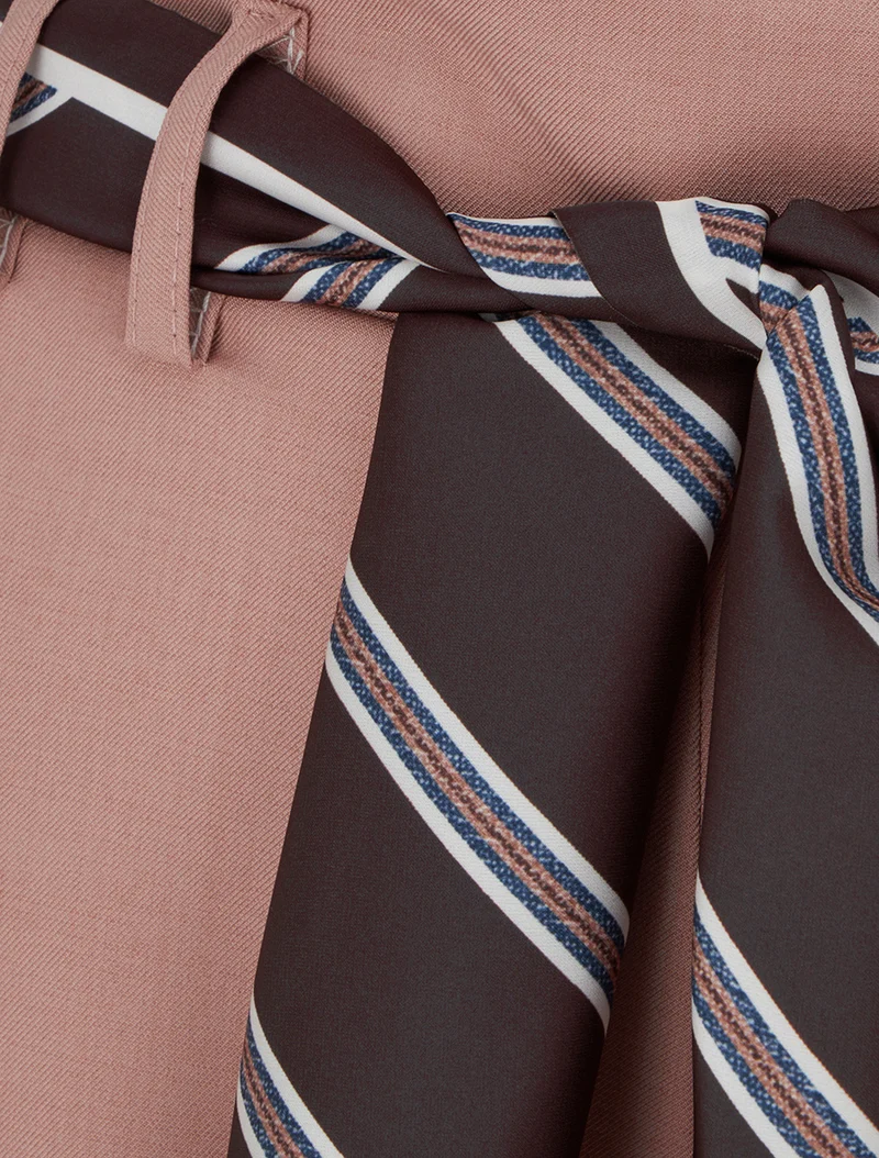 Weite Hose mit Schal-Stil Gürtel - Rose