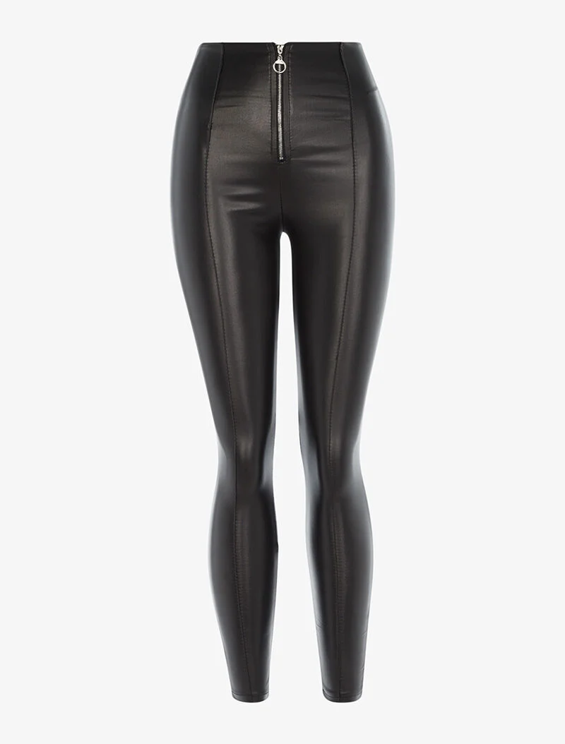 Beschichtete Leggings mit Ziernähten - schwarz