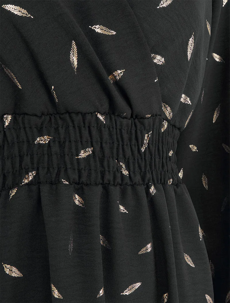 Ausgestelltes Kleid mit goldenen Federdrucken - Schwarz