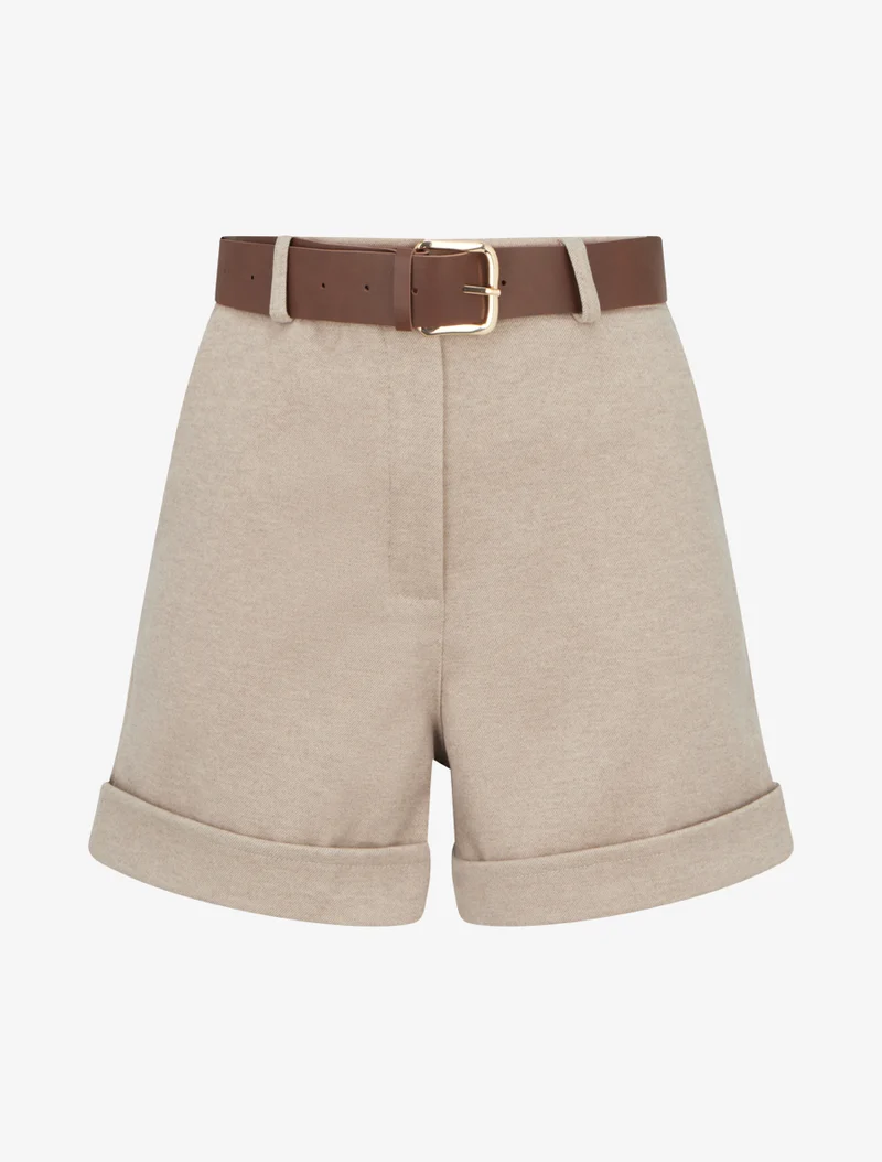 Gekrempelte Shorts mit Gürtel - Beige
