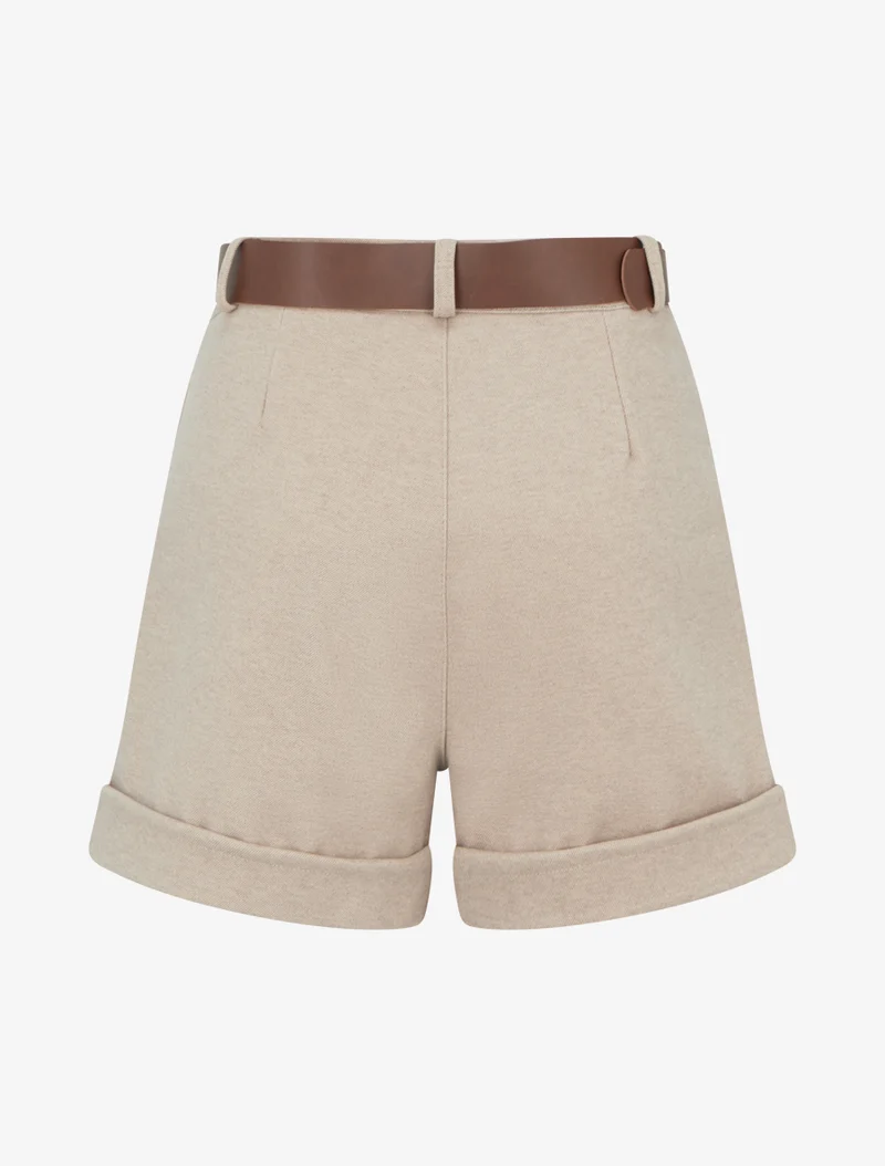 Gekrempelte Shorts mit Gürtel - Beige