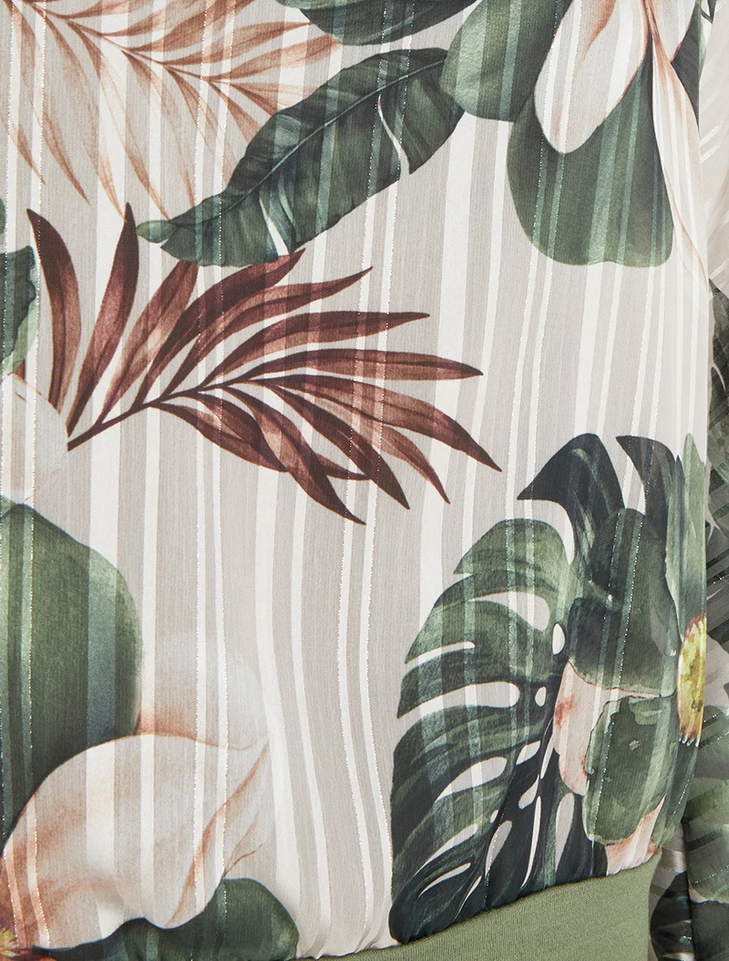 Bluse aus bedrucktem Voile mit Blattmotiv und schimmerndem Detail - Kaki