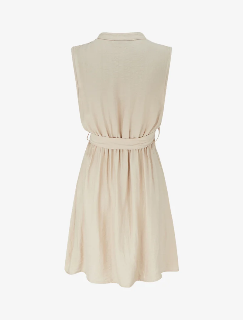 Ärmelloses, knielanges, geknöpftes Kleid - Beige