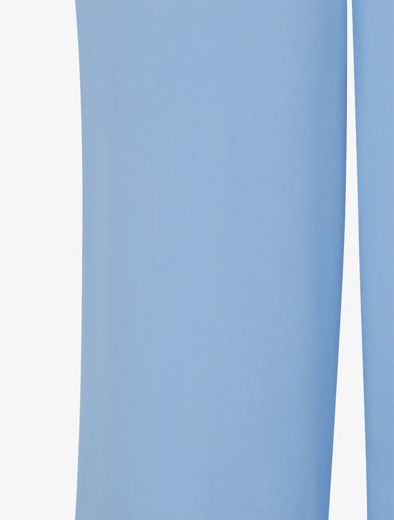 Gerade geschnittene, einfarbige, elastische Hose - Himmelblau