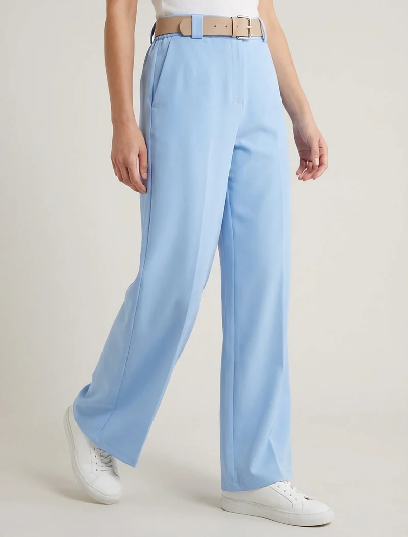 Gerade geschnittene, einfarbige, elastische Hose - Himmelblau