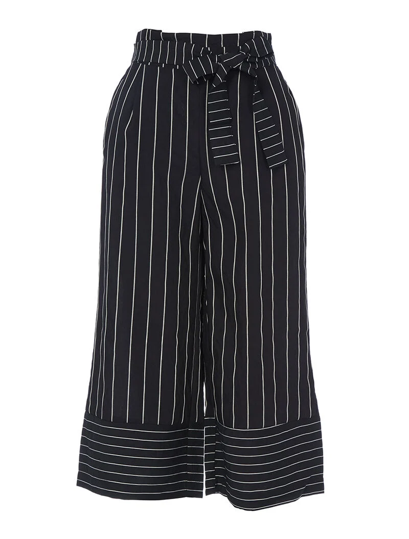 Ausgestellte gestreifte Caprihose - schwarz/weiß