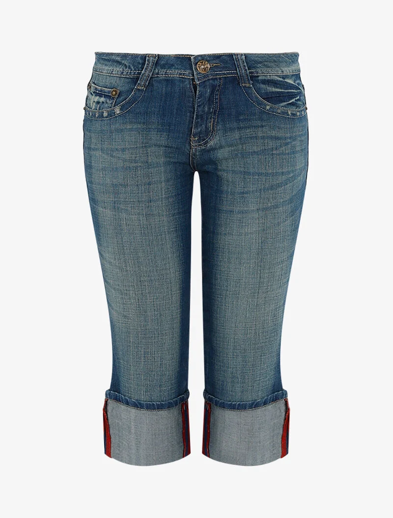 Ausgewaschene Bermuda mit gestickten Aufnähern - Denim - Denimblau