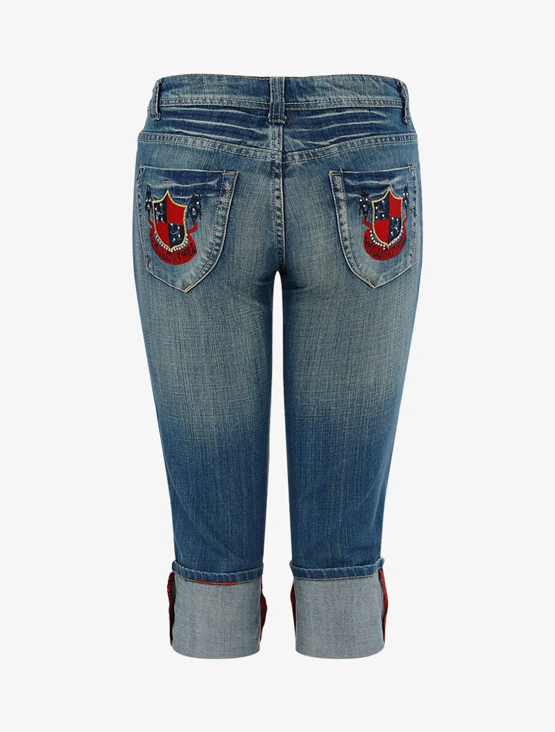 Ausgewaschene Bermuda mit gestickten Aufnähern - Denim - Denimblau