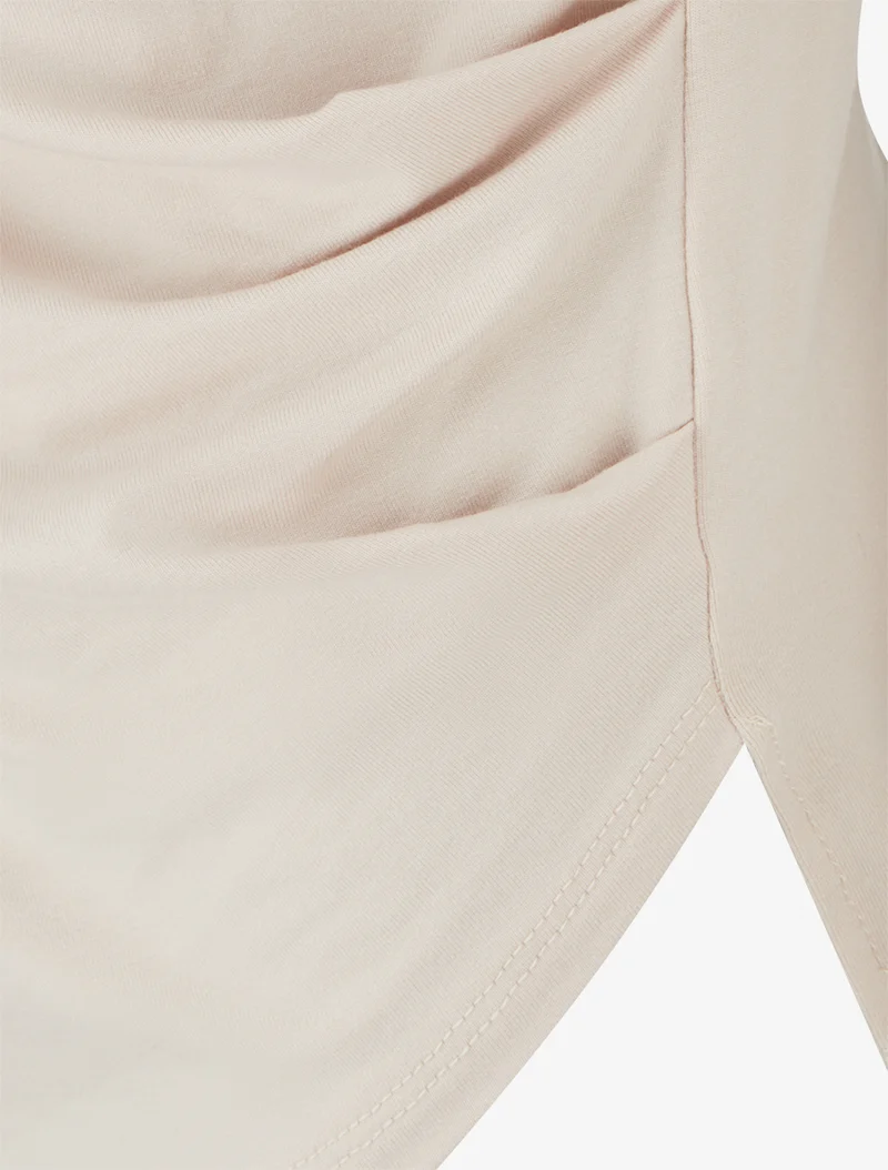 Asymmetrisches Top mit Rundhalsausschnitt - Beige