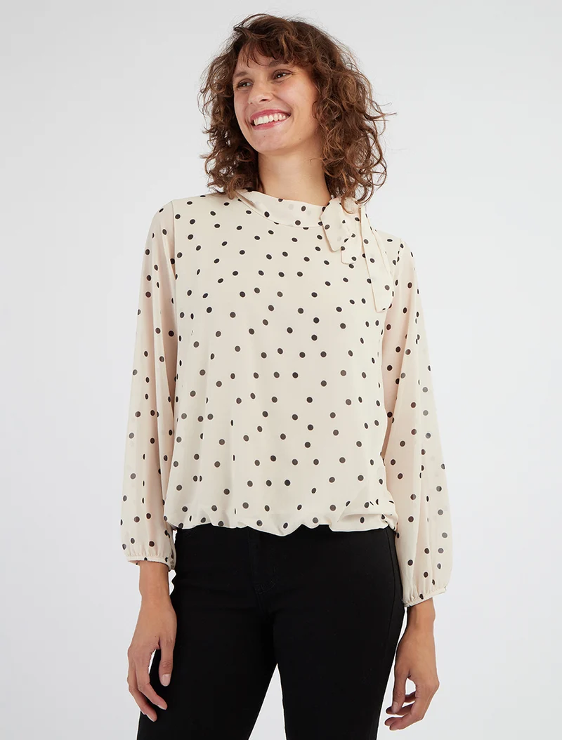 Gepunktetes Oberteil mit Lavallière-Kragen - Beige