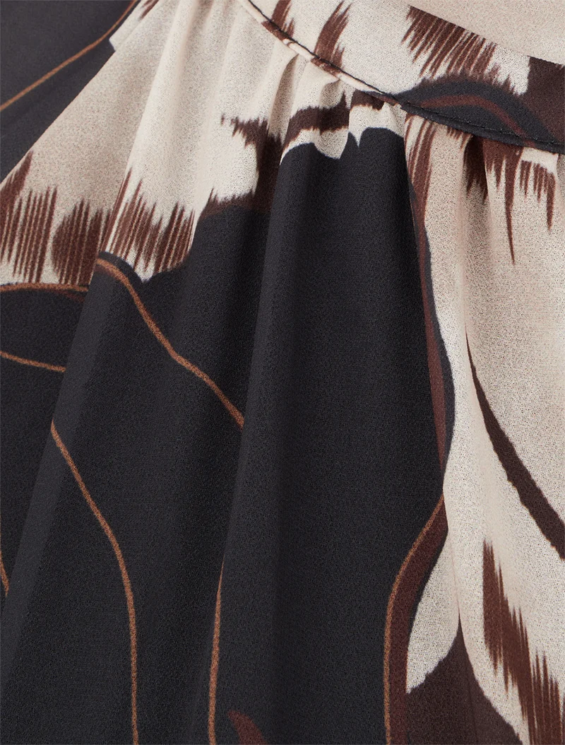 Bluse aus bedrucktem Blumenvoile zum Binden - Schwarz