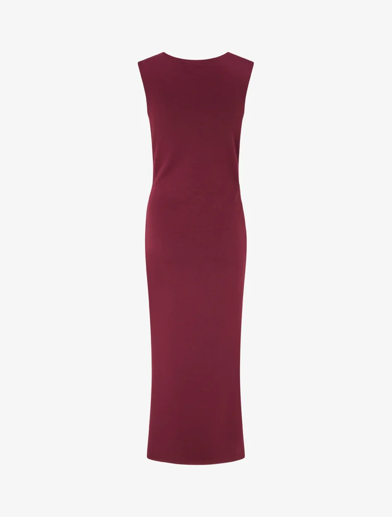 Langes Kleid mit Schmuckeinsatz und Schlitz - Weinrot