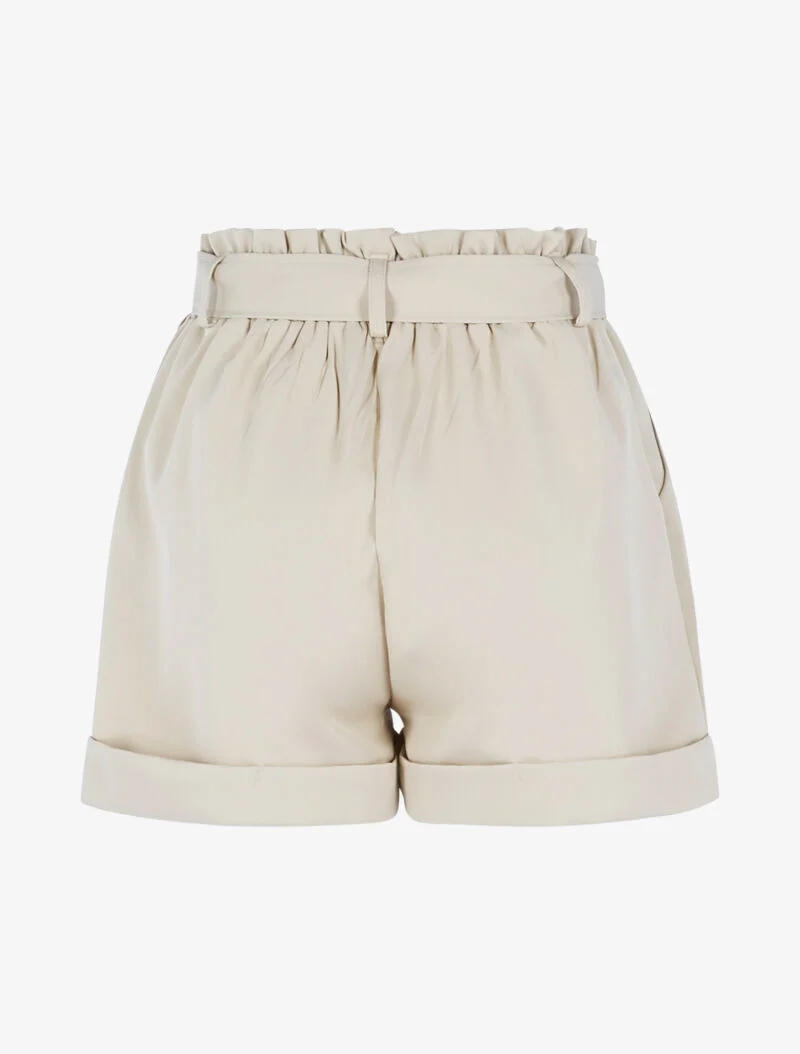 Hoch taillierte Shorts mit Säumen - beige