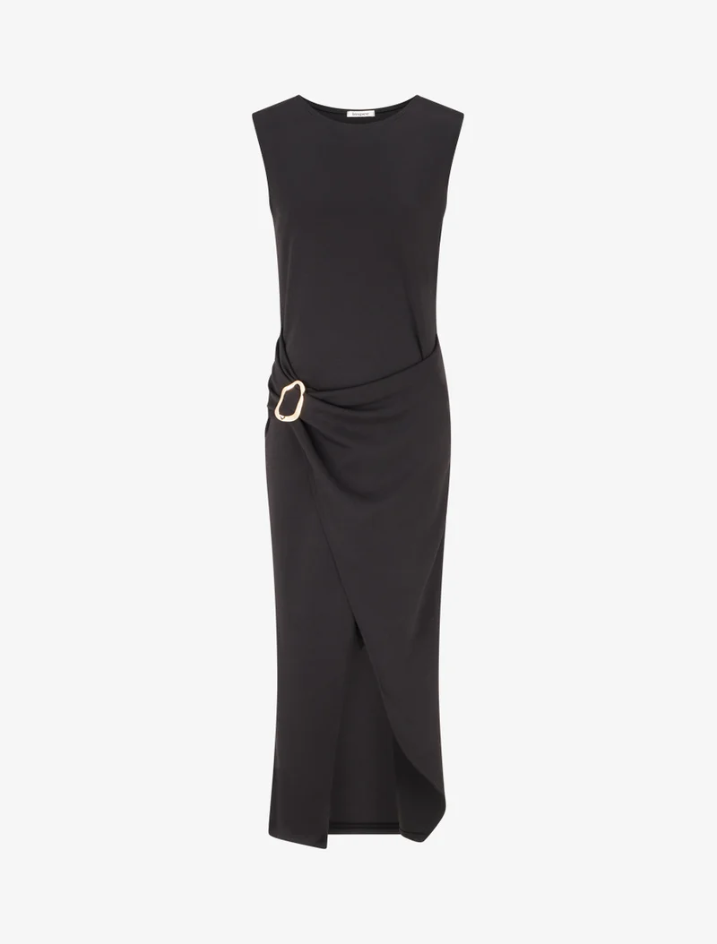 Langes Kleid mit Schmuckeinsatz und Schlitz - Schwarz
