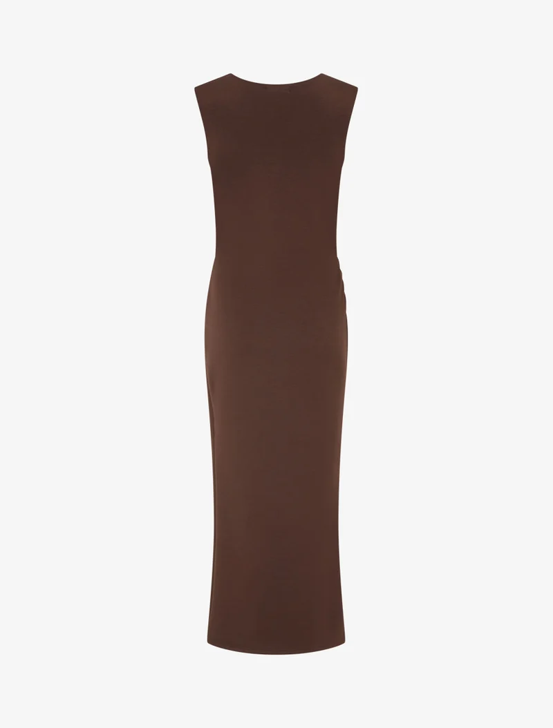 Langes Kleid mit Schmuckeinsatz und Schlitz - Braun