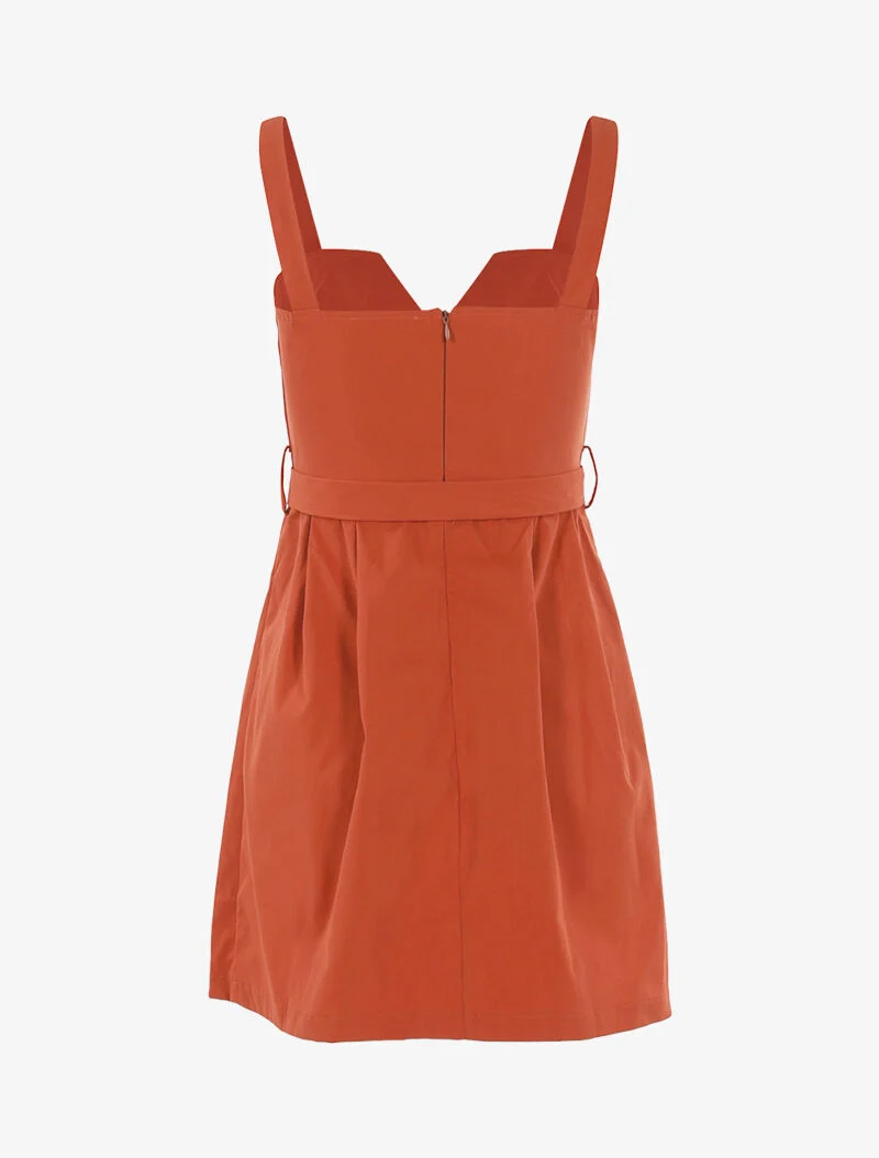Kleid mit dekorativen Knöpfen - Ziegelstein