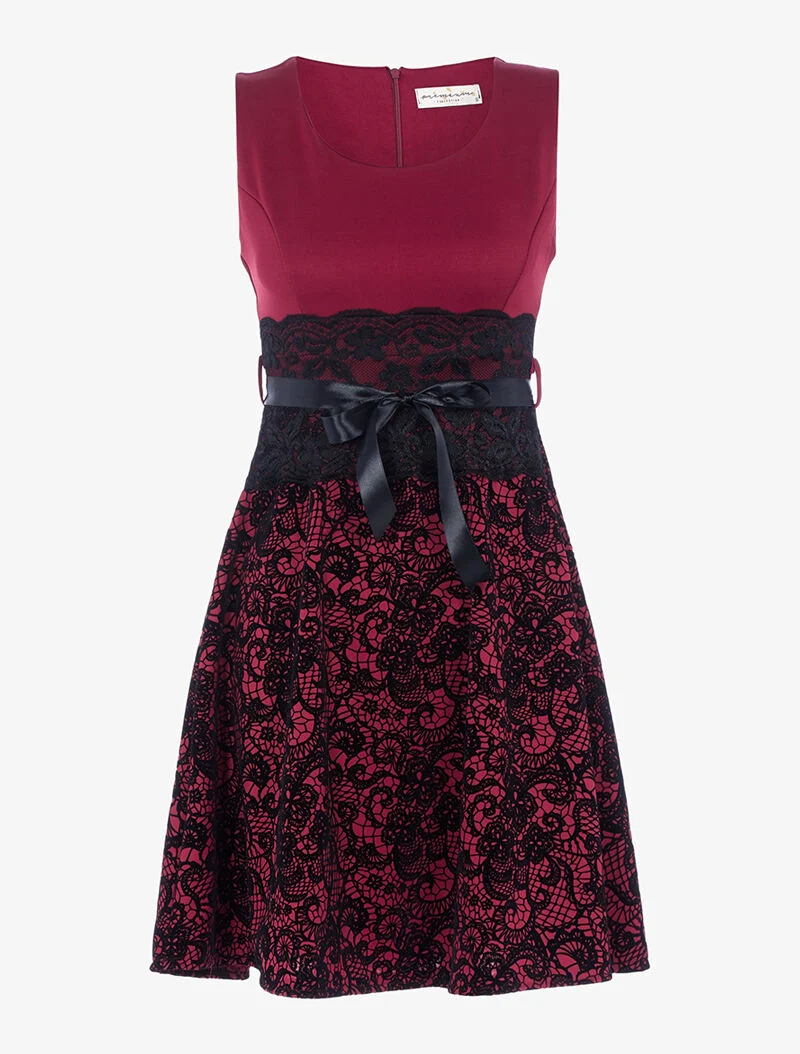 Spitzenmusterkleid aus Samt - Weinrot