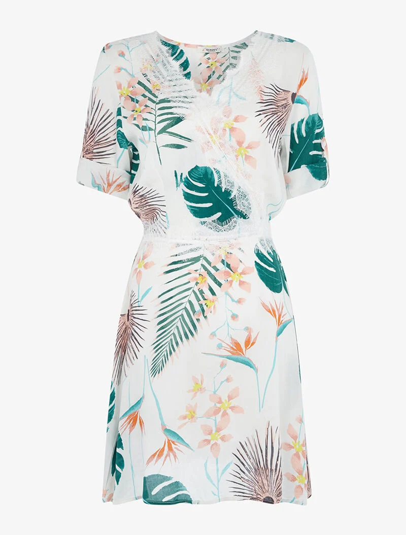 Leichtes Kleid mit tropischem Druck - weiß