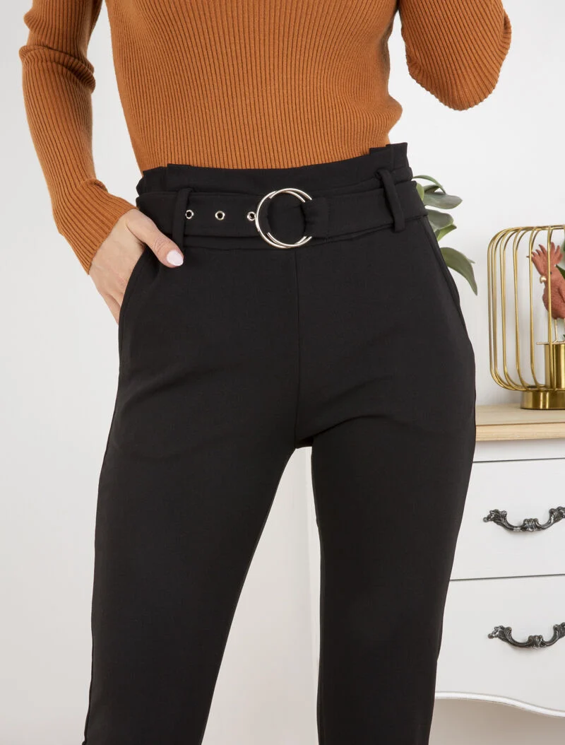 Karottenhose mit Gürtel - schwarz
