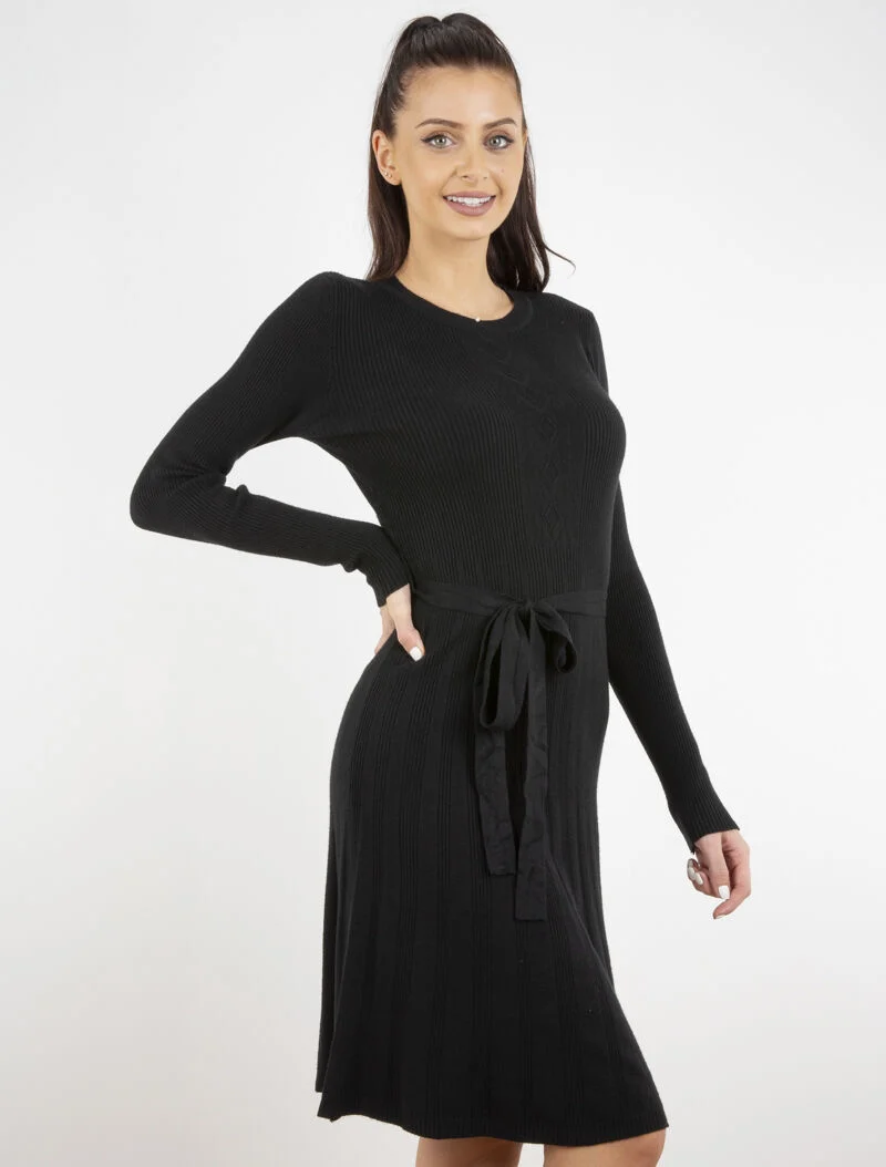 Strickkleid im Skater-Stil - schwarz