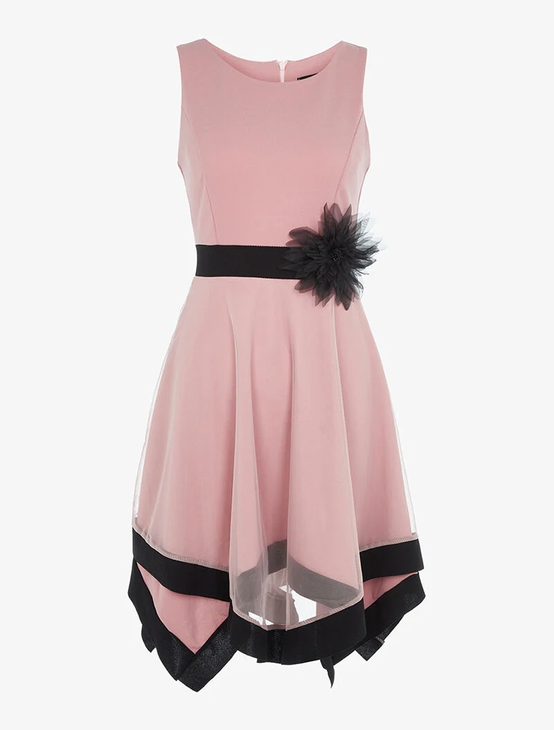 Kleid mit Tülleinsatz und Brosche - Altrosa