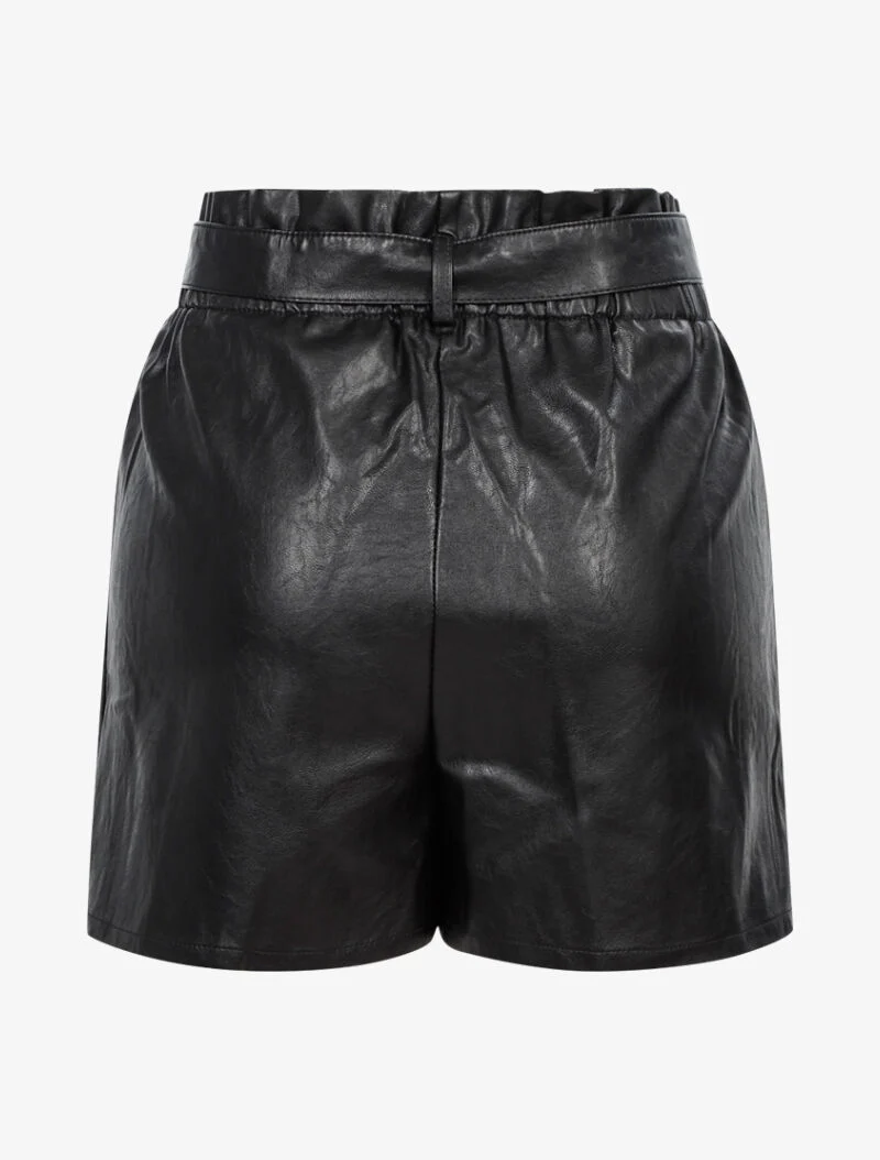 Mini-Shorts aus Kunstleder - schwarz