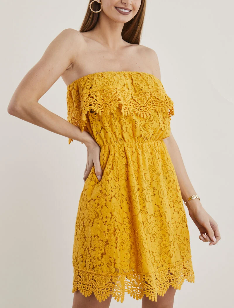 Bandeau-Kleid aus Häkelarbeit - gelb
