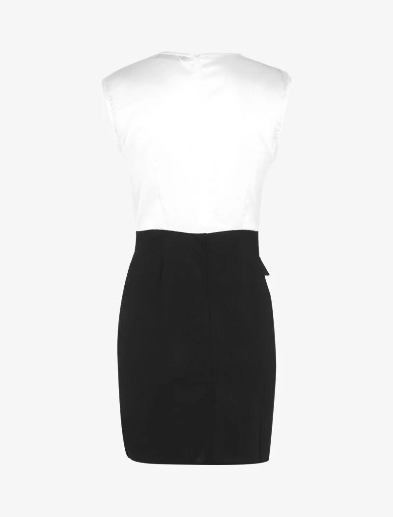 Zweimaterialiges Kleid mit dekorativen Knöpfen - schwarz/weiß