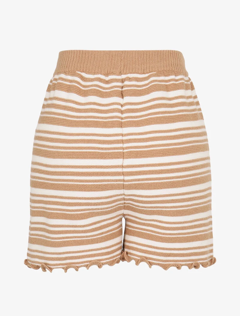 Gestreifte Strickshorts - Kamel