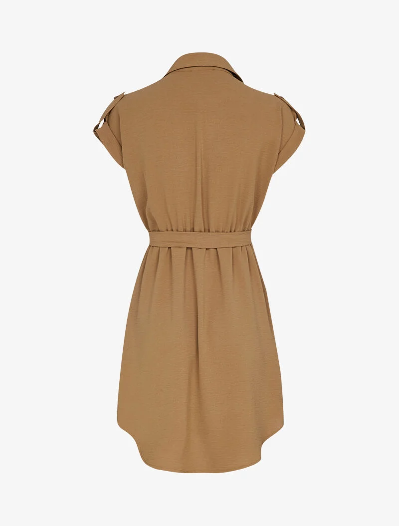 Skaterkleid mit umschlagbaren kurzen Ärmeln - Kamel