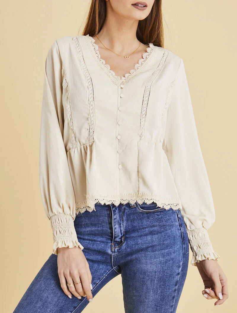Top fließend mit Häkel-Details - beige