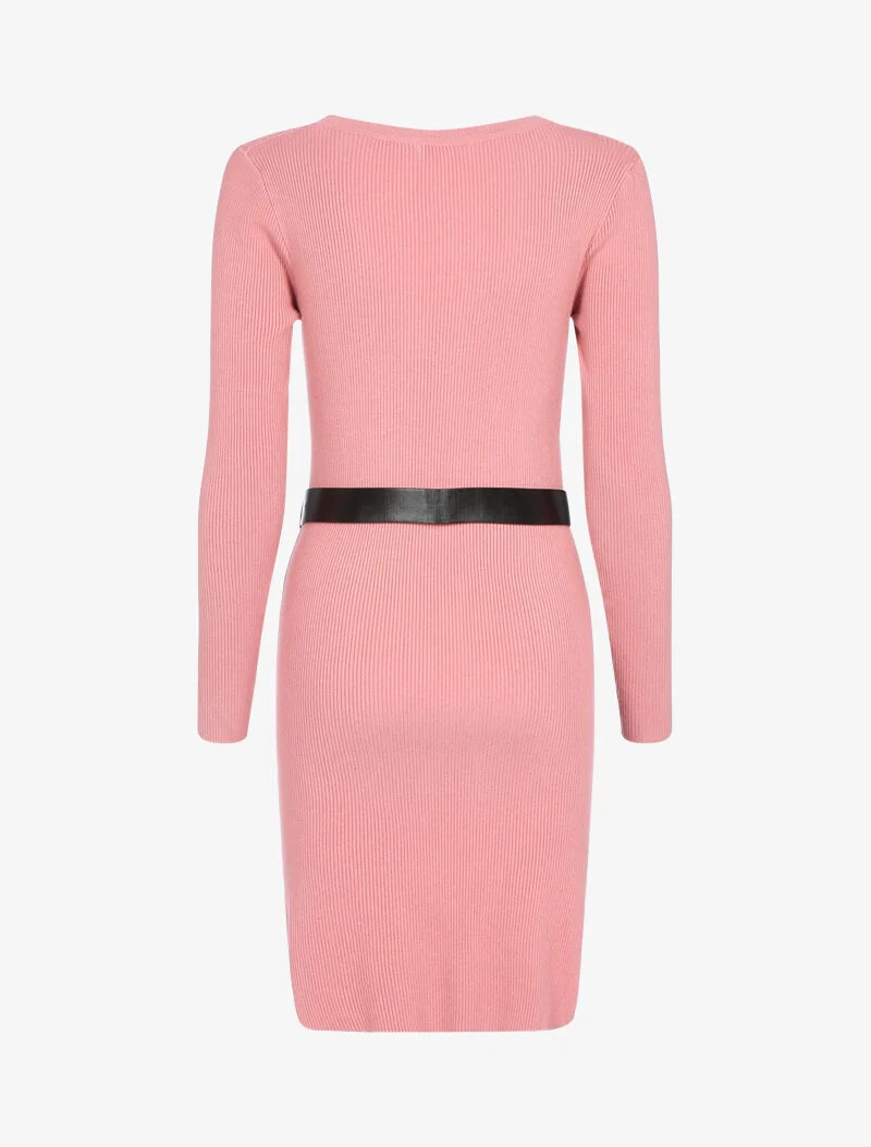 Geripptes Strickkleid mit geometrischen Details - Rose