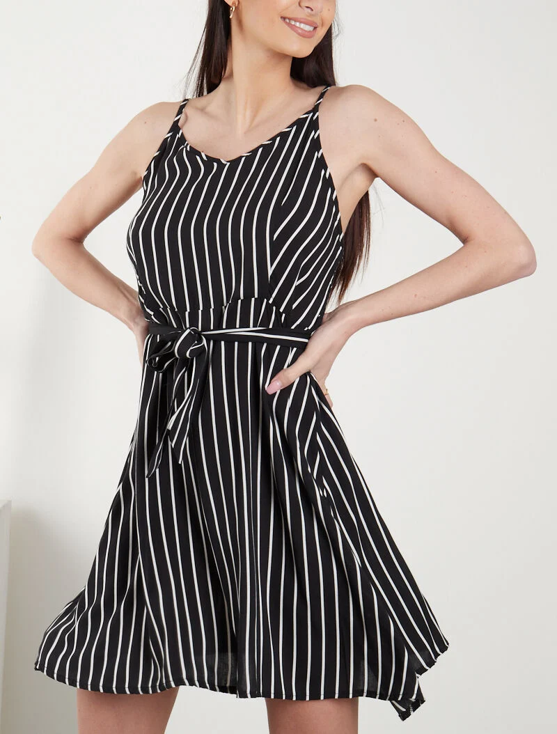 Kleid mit Streifenmuster - schwarz