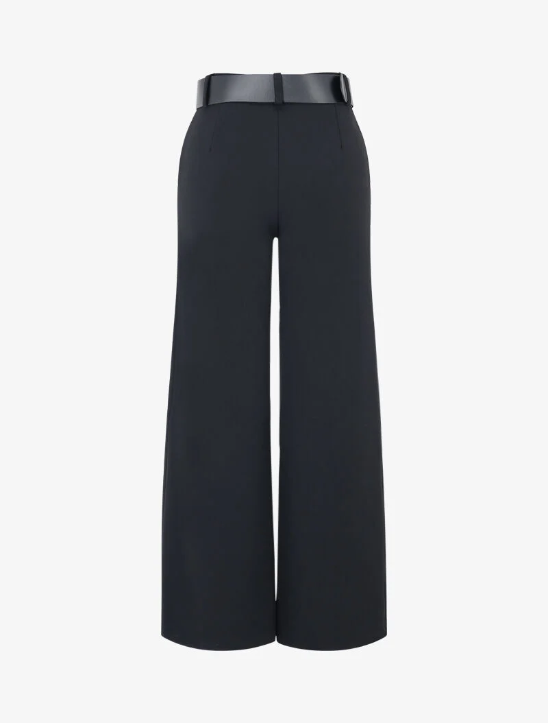 Ausgestellte Hose mit Gürtel - schwarz