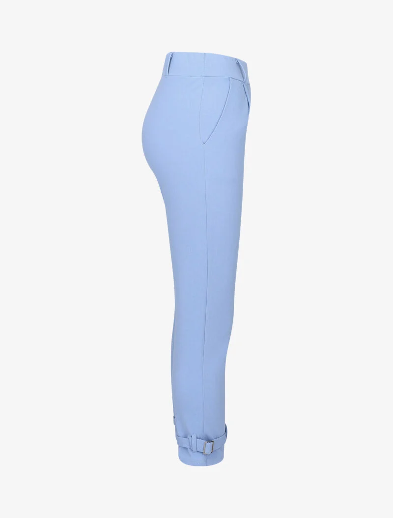 Karottenhose mit stilisierten Kanten - Himmelblau