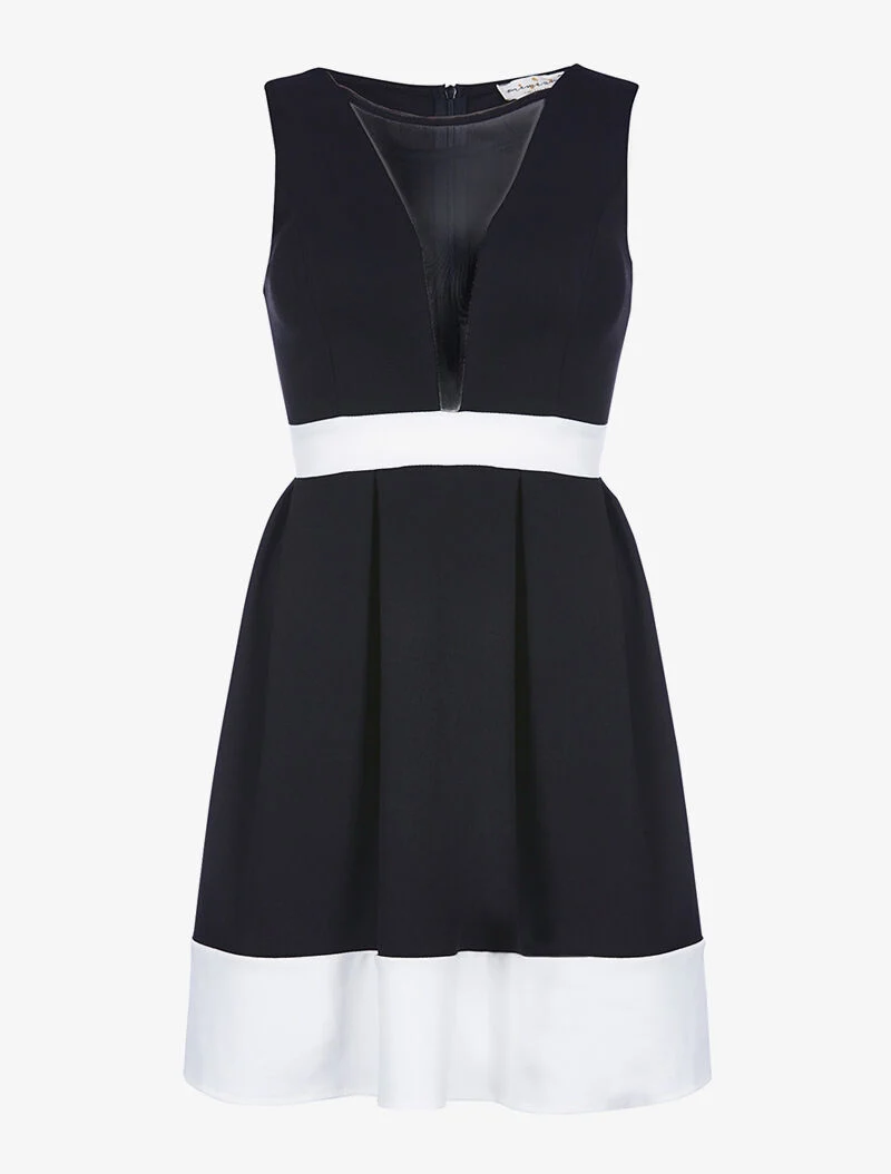 Ausgestelltes Kleid mit transparentem Ausschnitt - schwarz