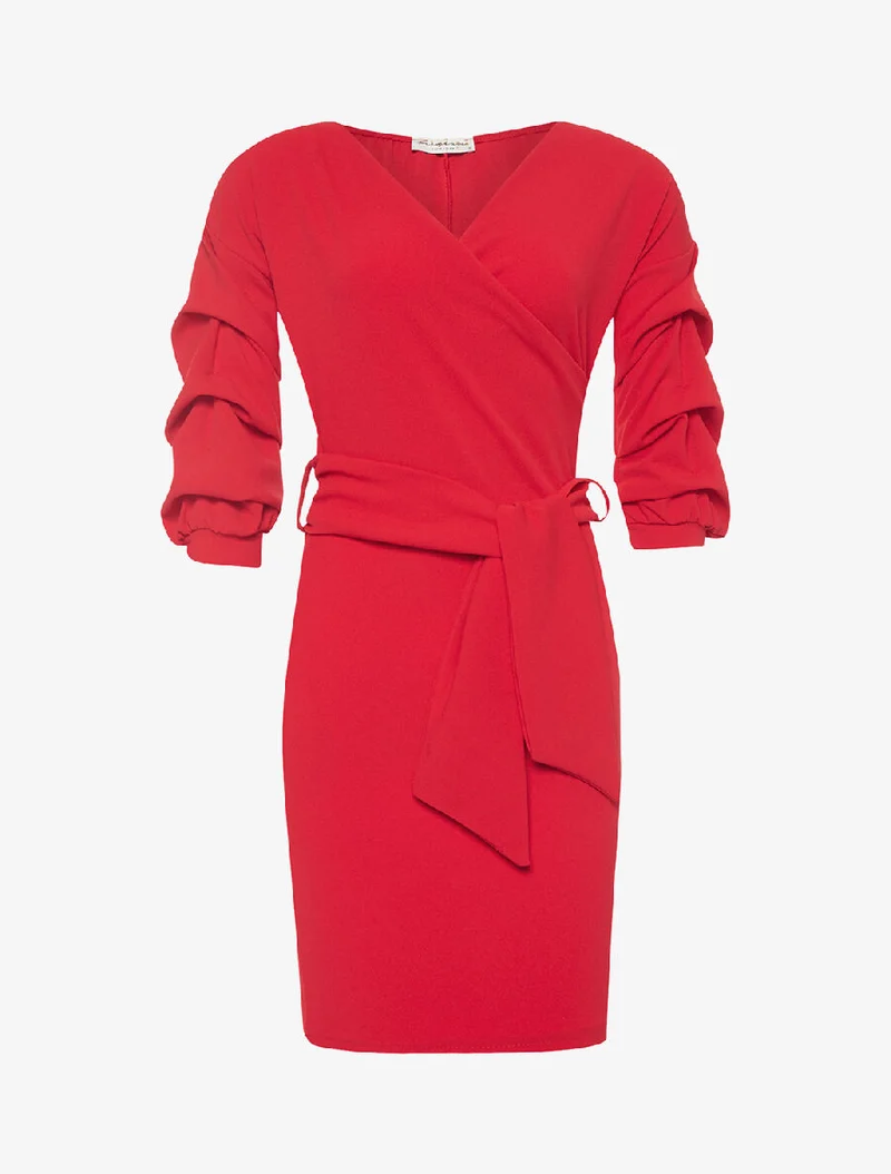 Drapiertes Kleid mit zerknitterten Ärmeln - Rot