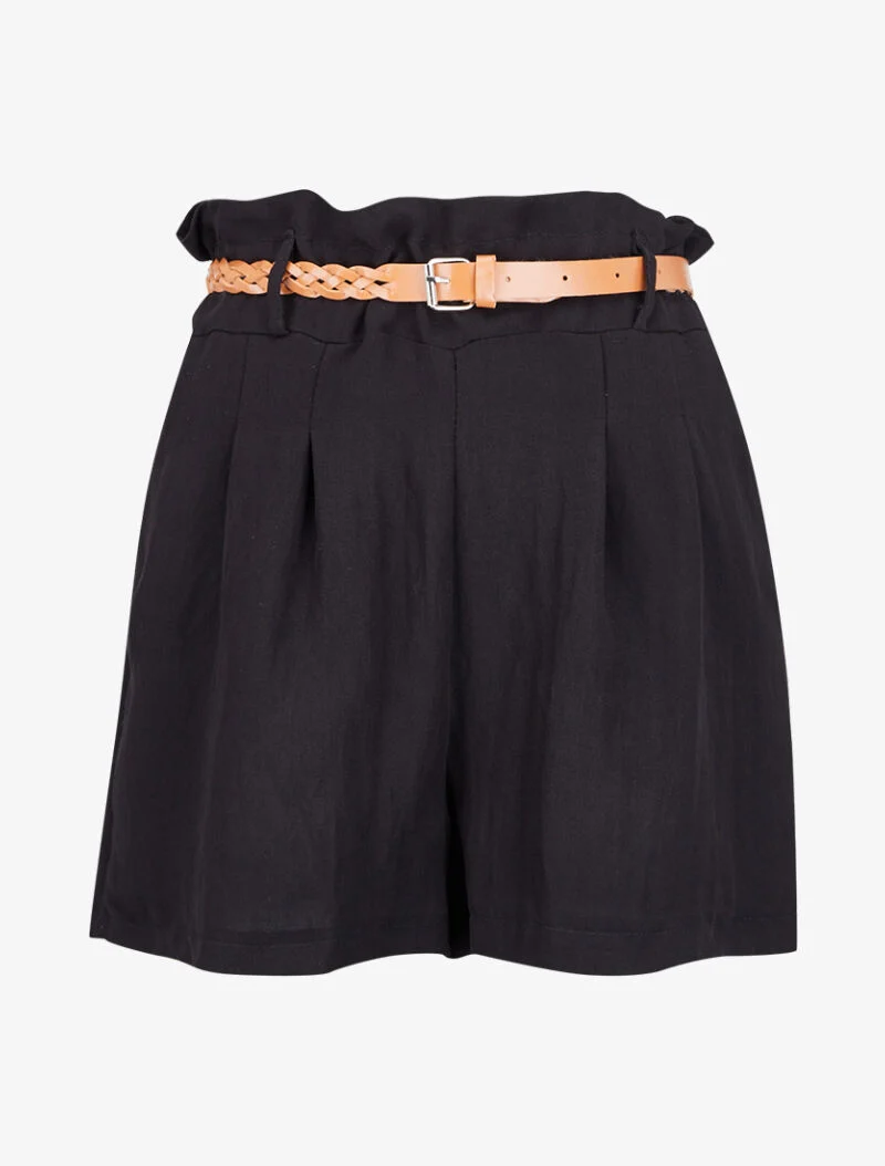Shorts mit Gürtel in Korboptik - schwarz