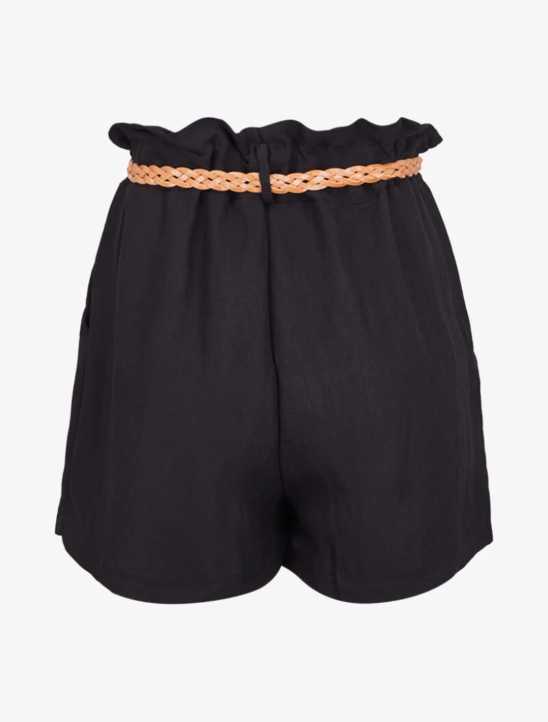 Shorts mit Gürtel in Korboptik - schwarz
