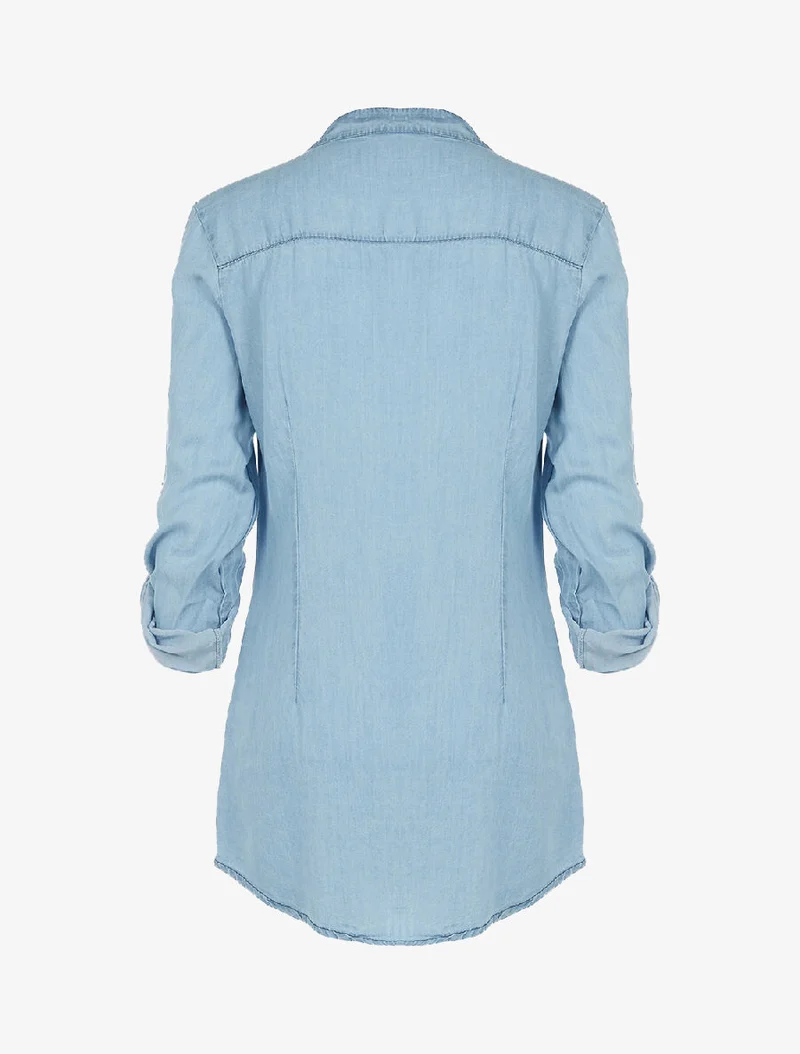 Perlenbesetzte Bluse - helles Denim