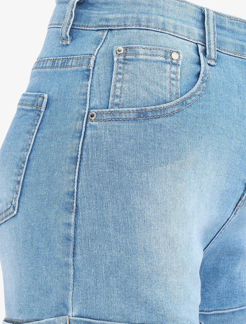 Jeansshort mit umgeschlagenem Saum im geraden Schnitt - Blau