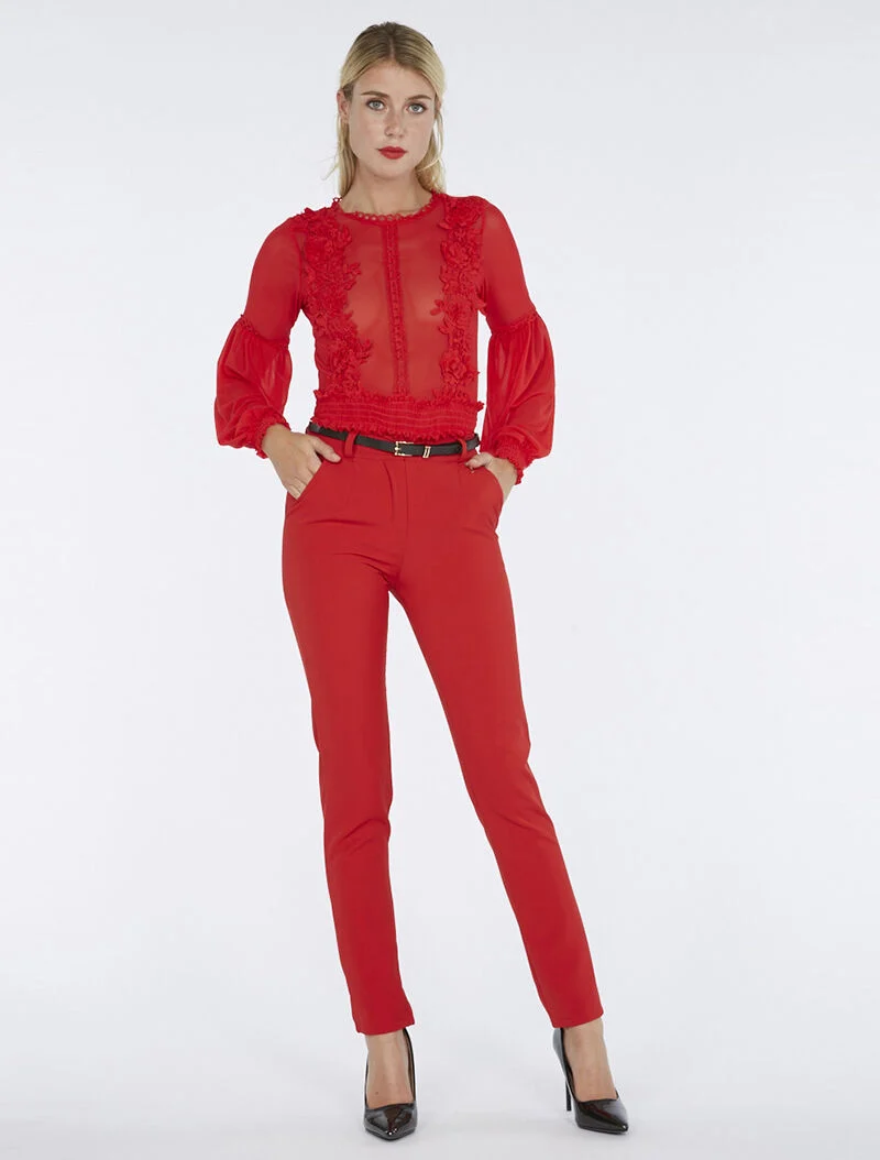 Hose mit goldenen Schmuckdetails - Rot