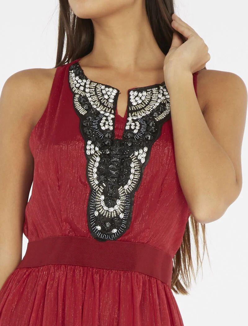 Langes Kleid mit Schmuckpassementen - Bordeaux