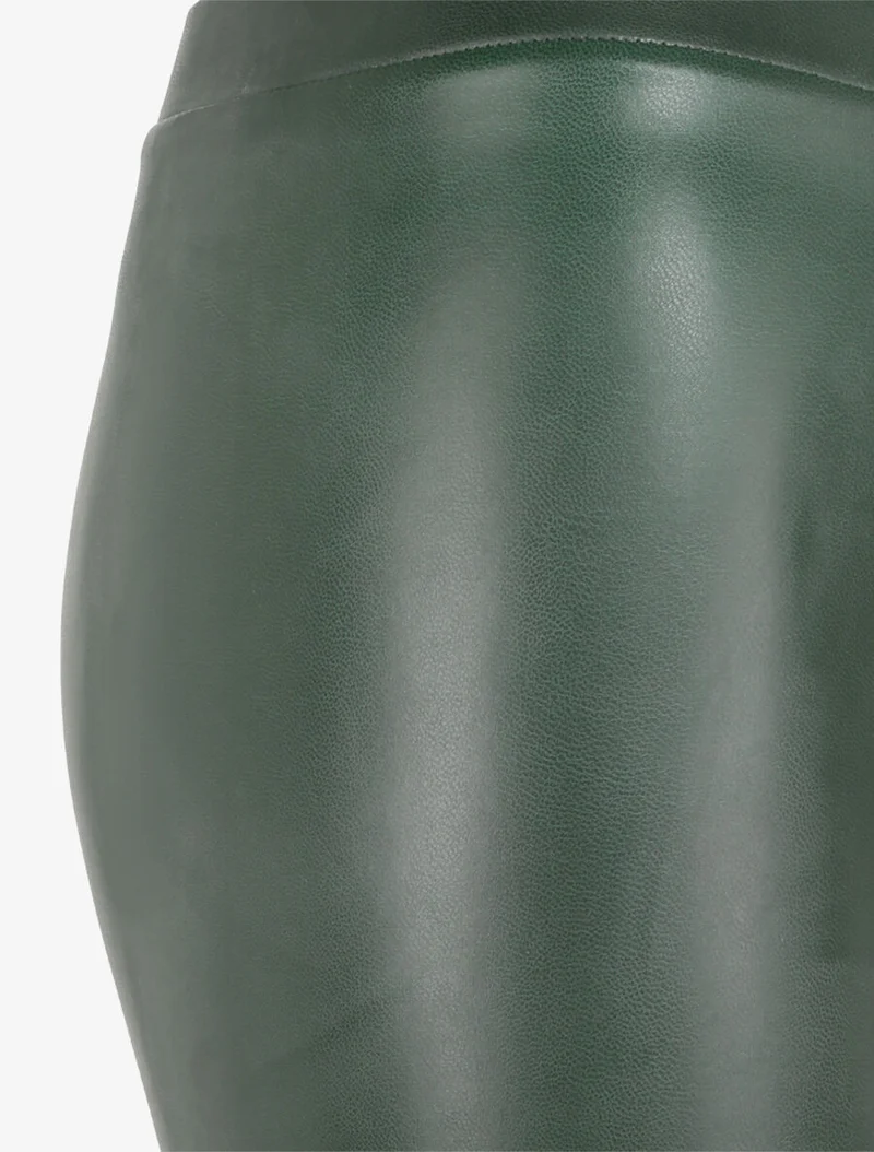 Stretch-Leggings aus Kunstleder - Grün