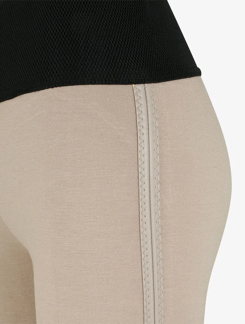 Texturierte Leggings mit Bund und Kunstlederpaspeln. - Maulwurf
