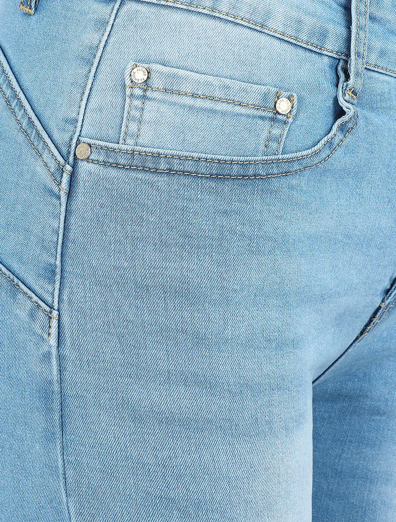 Jeansshorts im Used-Look - Hellblau